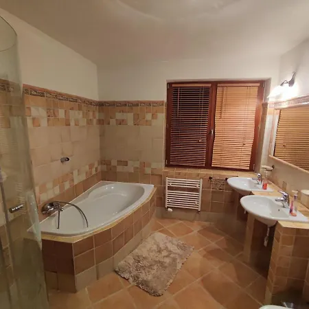Apartman 90 *